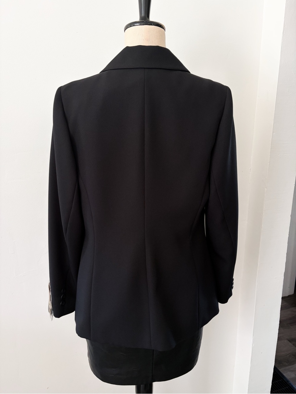 Vintage AGMIR Classic Black Women's Blazer, Size M - Made in Europe - Picture 9 of 11